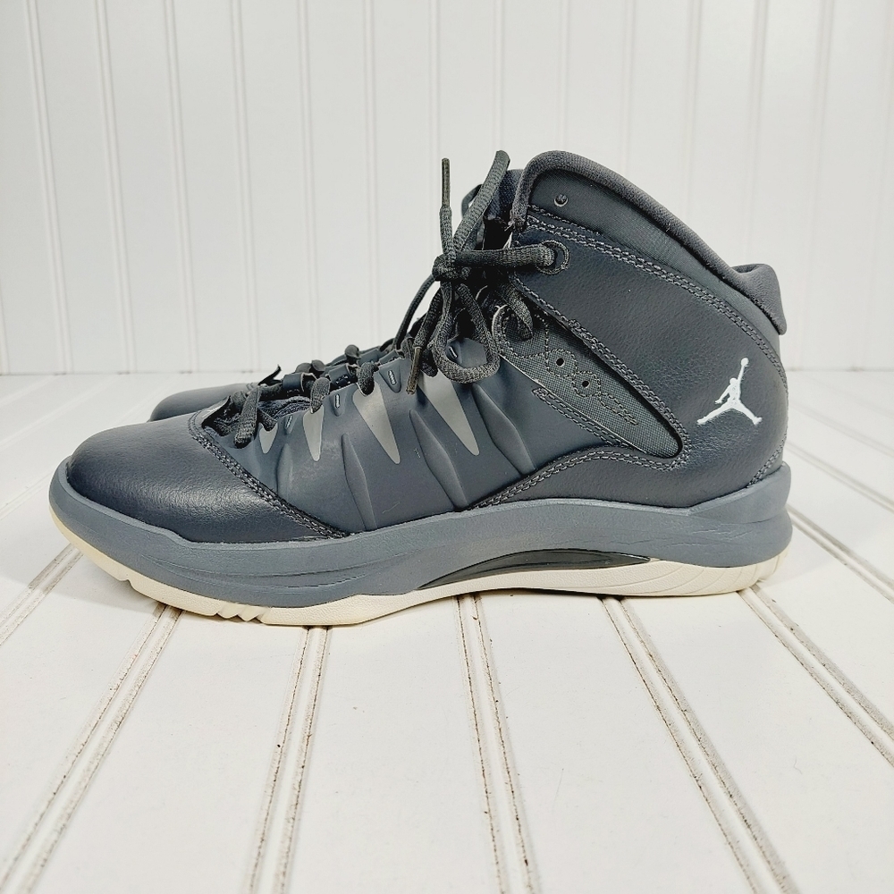 Nike Kids Sneakers - Gray and White